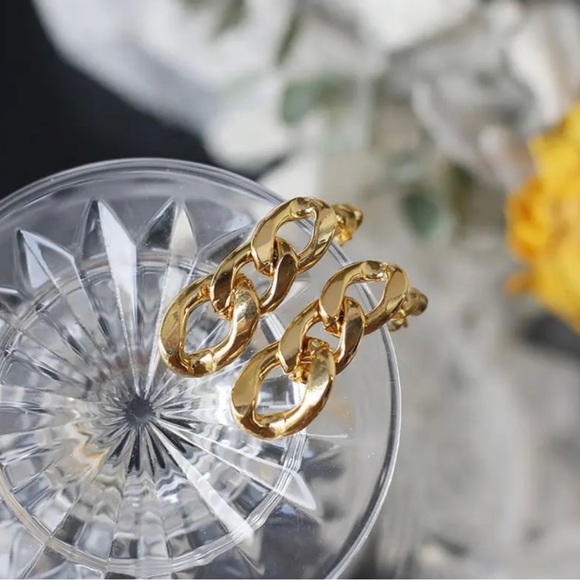 14k gold plated chain design drop earrings - Picture 2 of 4